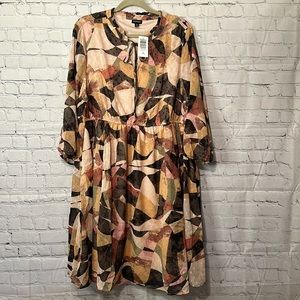 New Geometric print clip dot Torrid size 14/16 dress